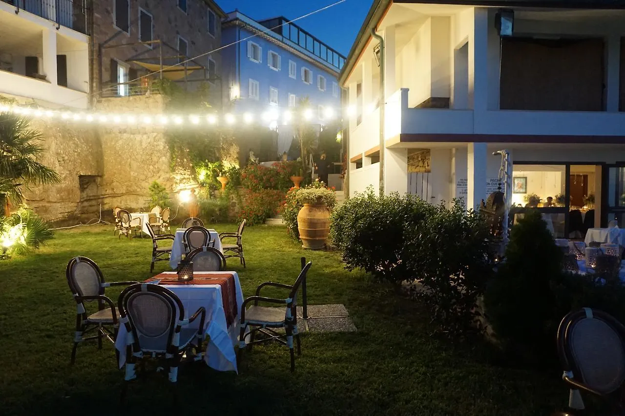 Il Saracino Boutique Suites Capraia Ξενοδοχείο